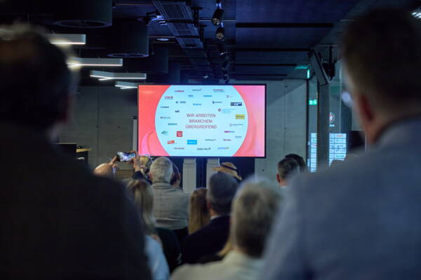 Zoom: 260324185238_srgb_2500px.jpg